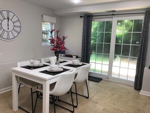 Dining - Exclusive Escape- 1 mile to metro w/ FULL kitchen! (McLean)