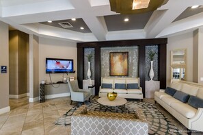 スマートテレビ、テレビゲーム、テーブルサッカー台、書庫