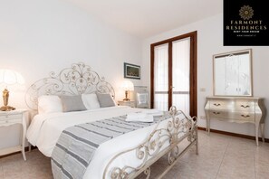 3 habitaciones, insonorización, tabla de planchar con plancha y wifi 
