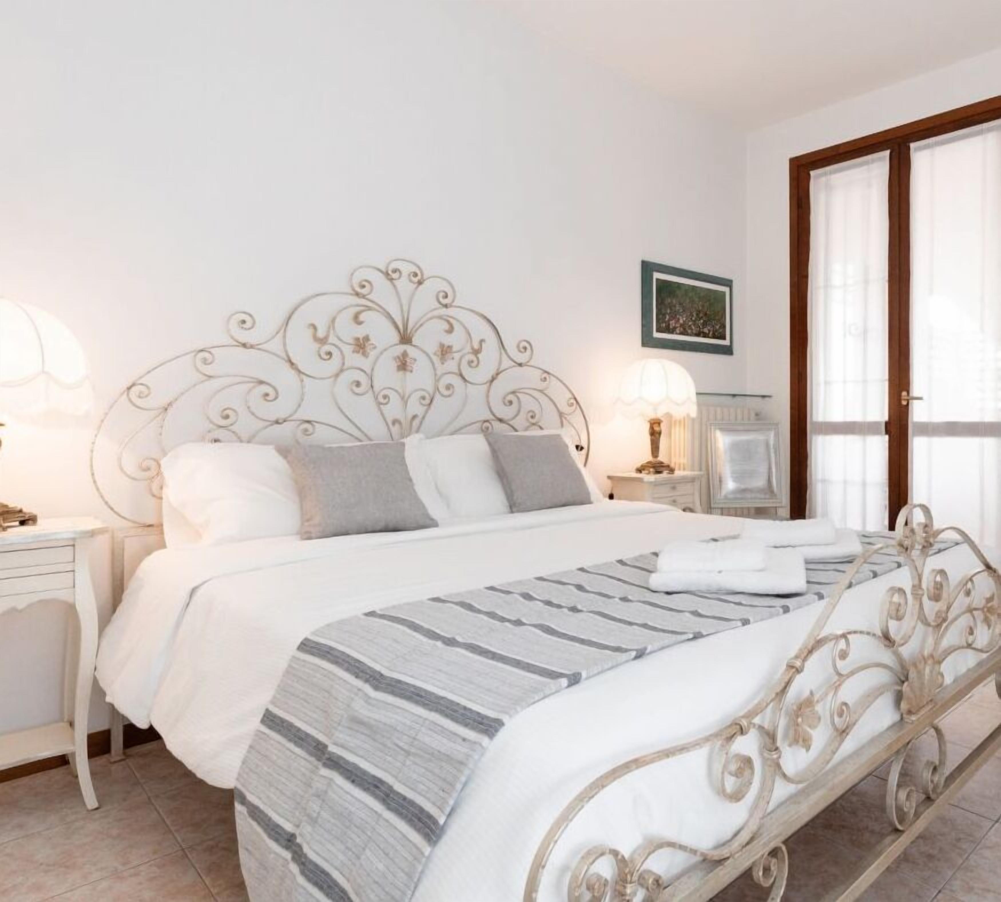 3 quartos, quartos à prova de som, ferros/tábuas de passar roupa, Wi-Fi