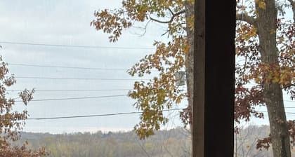 Outdoor paradise! 3 bedroom water view cabin water access near state parks.