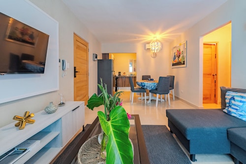 5 minute from airport las americas AILA