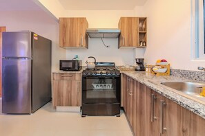 冰箱、微波炉、炉灶、茶具/咖啡用具