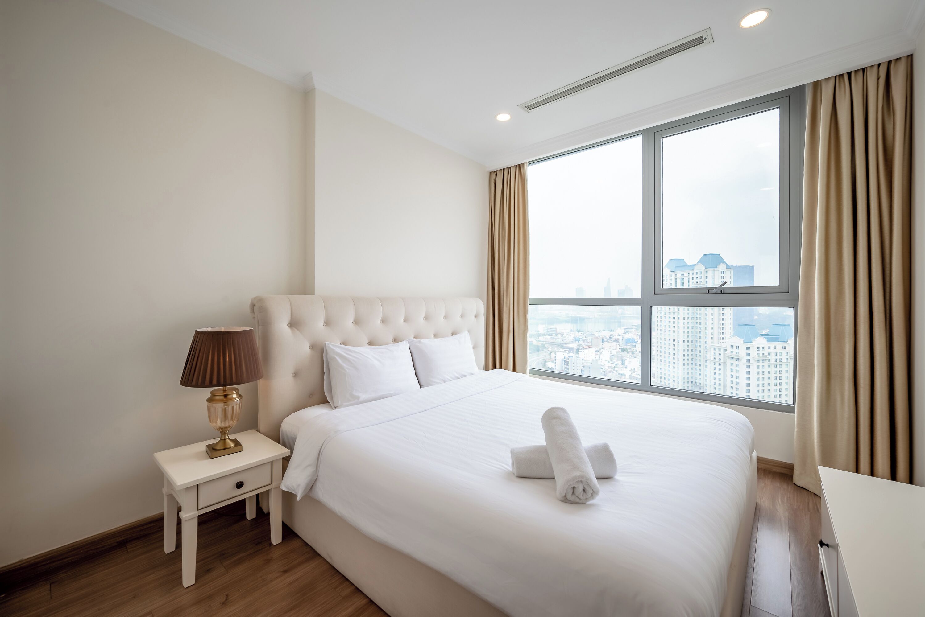디럭스 콘도, 침실 1개, 시내 전망 | 고급 침구, 미니바, 각각 다른 스타일의 인테리어, 각각 다르게 가구 비치