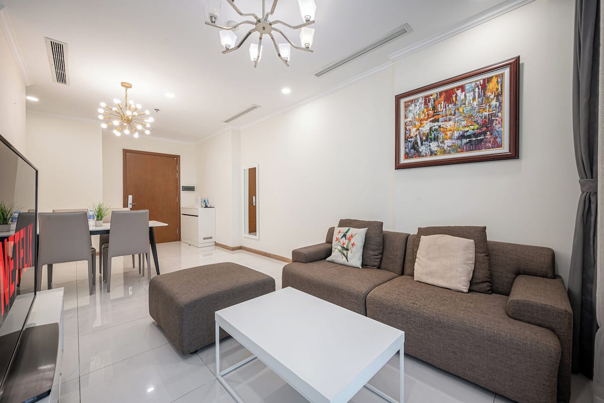 Skyline One Bedroom Apartment with Balcony and Courtyard View | Premium bedding, minibar, desk, laptop workspace