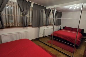 3 bedrooms, iron/ironing board, WiFi, bed sheets - 3Br - Sleeps6 - 15min Central London and Gatwick (Croydon)