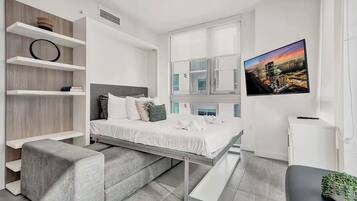 1 bedroom, in-room safe, iron/ironing board, WiFi