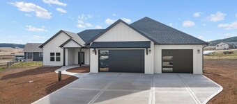 3-bedroom modern house in Sturgis.