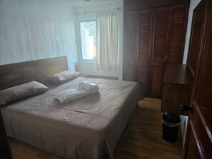 3 chambres, bureau, fer et planche à repasser, Wi-Fi gratuit