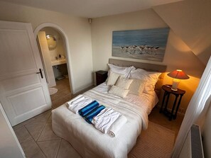 5 bedrooms, in-room safe, iron/ironing board, travel crib