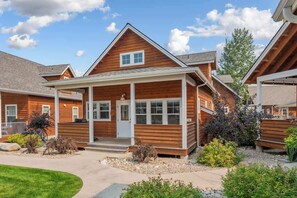 Exterior - Cozy Dover Bay Pet Friendly Retreat - Sleeps 5 (Dover Bay)