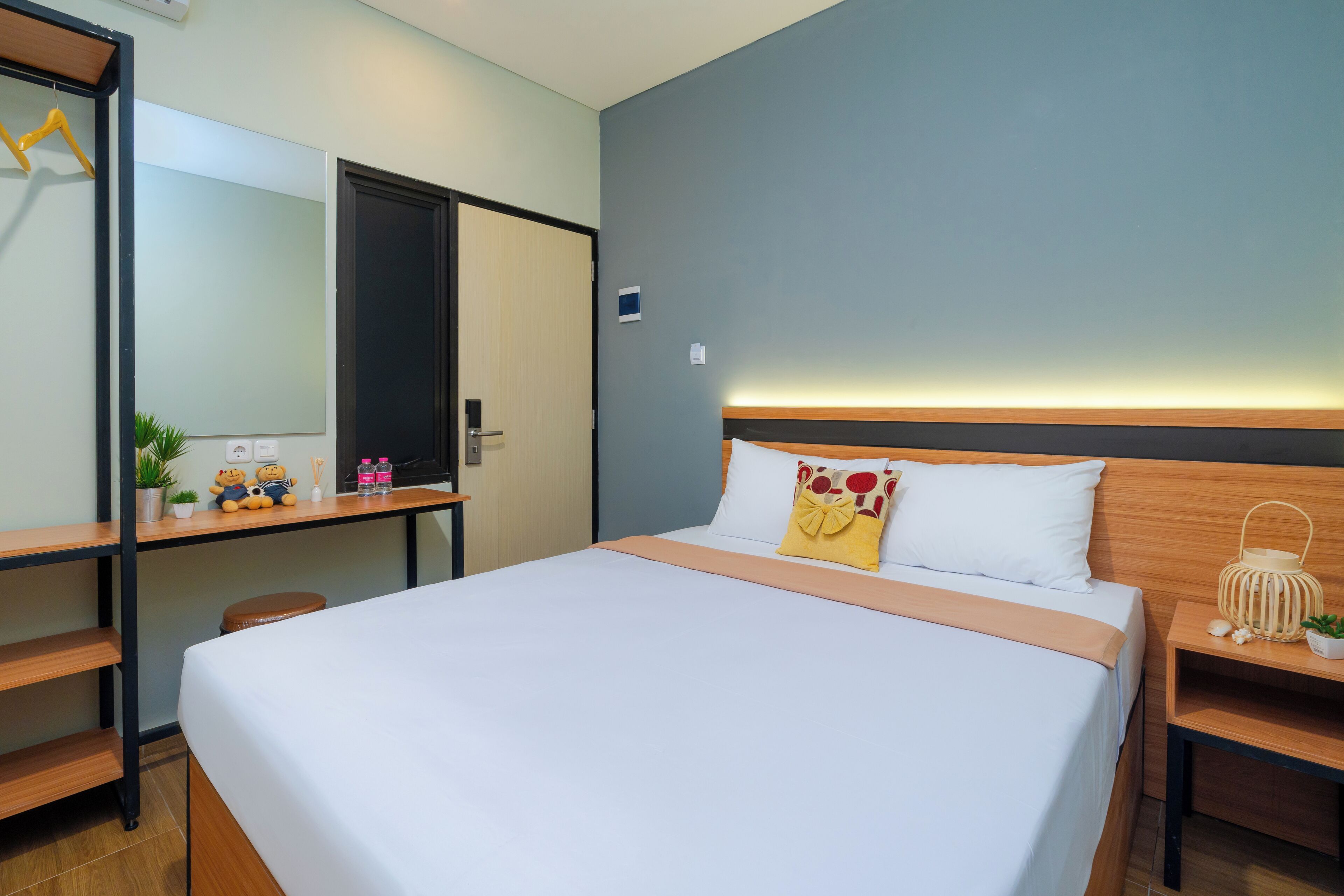 Basic Room | Desk, laptop workspace, free WiFi, bed sheets