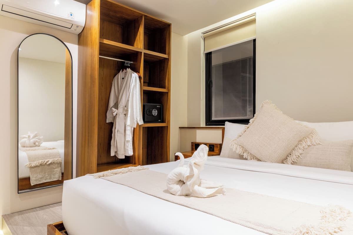 1 bedroom, in-room safe, desk, laptop workspace