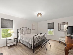 4 chambres, fer et planche à repasser, accès au Wi-Fi (inclus)