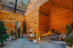 The Moon | 1 bedroom, minibar, desk, blackout drapes - LOUVREFER (Mae Taeng)