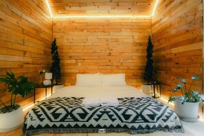 The Moon | 1 bedroom, minibar, desk, blackout drapes - LOUVREFER (Mae Taeng)