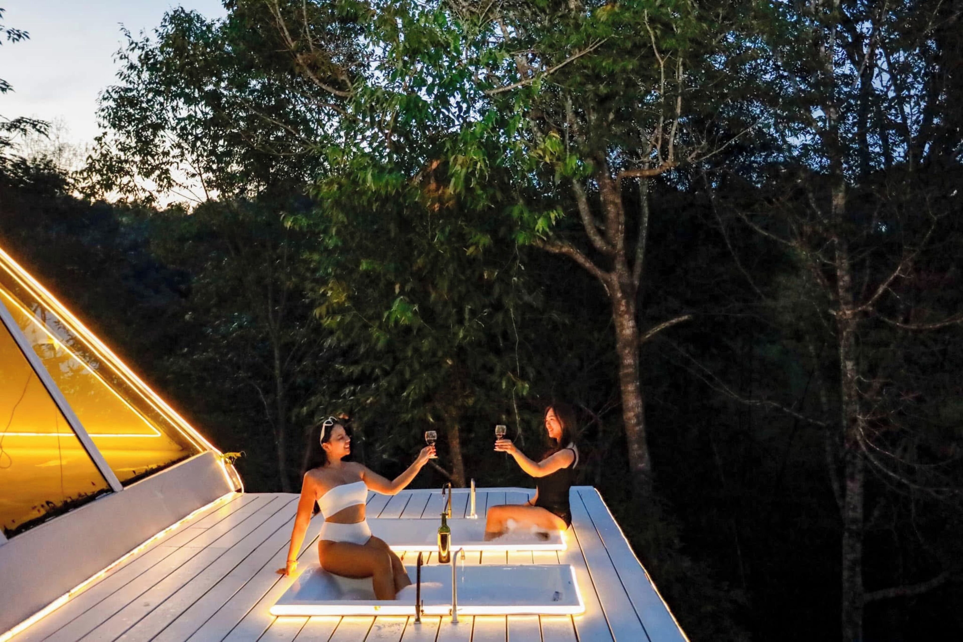 Louvre | บริเวณภายนอก