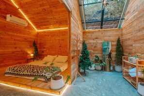 The Moon | 1 bedroom, minibar, desk, blackout drapes - LOUVREFER (Mae Taeng)