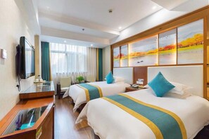 Superior-Doppelzimmer, Stadtblick | Hochwertige Bettwaren, Daunenbettdecken, Minibar, individuell dekoriert