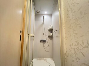 Shared bathroom - Julian's (Fujimi)
