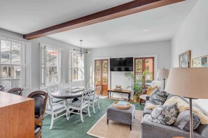 TV, offices - Historic Whole Home- Private Heated Pool! (Charleston)