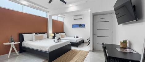 1 bedroom, desk, travel cot, free WiFi