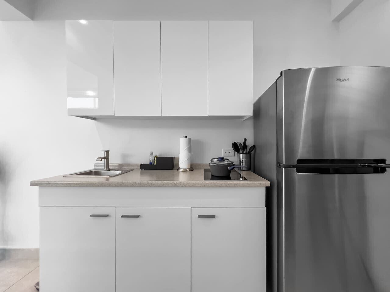 Fridge, microwave, stovetop, coffee/tea maker