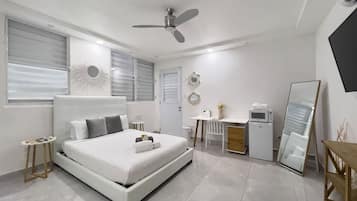 Desk, travel crib, free WiFi, bed sheets
