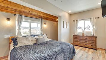 4 bedrooms, iron/ironing board, travel crib, internet
