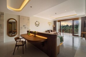 Luxe suite, balkon, uitzicht op vallei | Een gratis minibar, een kluis op de kamer, verduisterende gordijnen