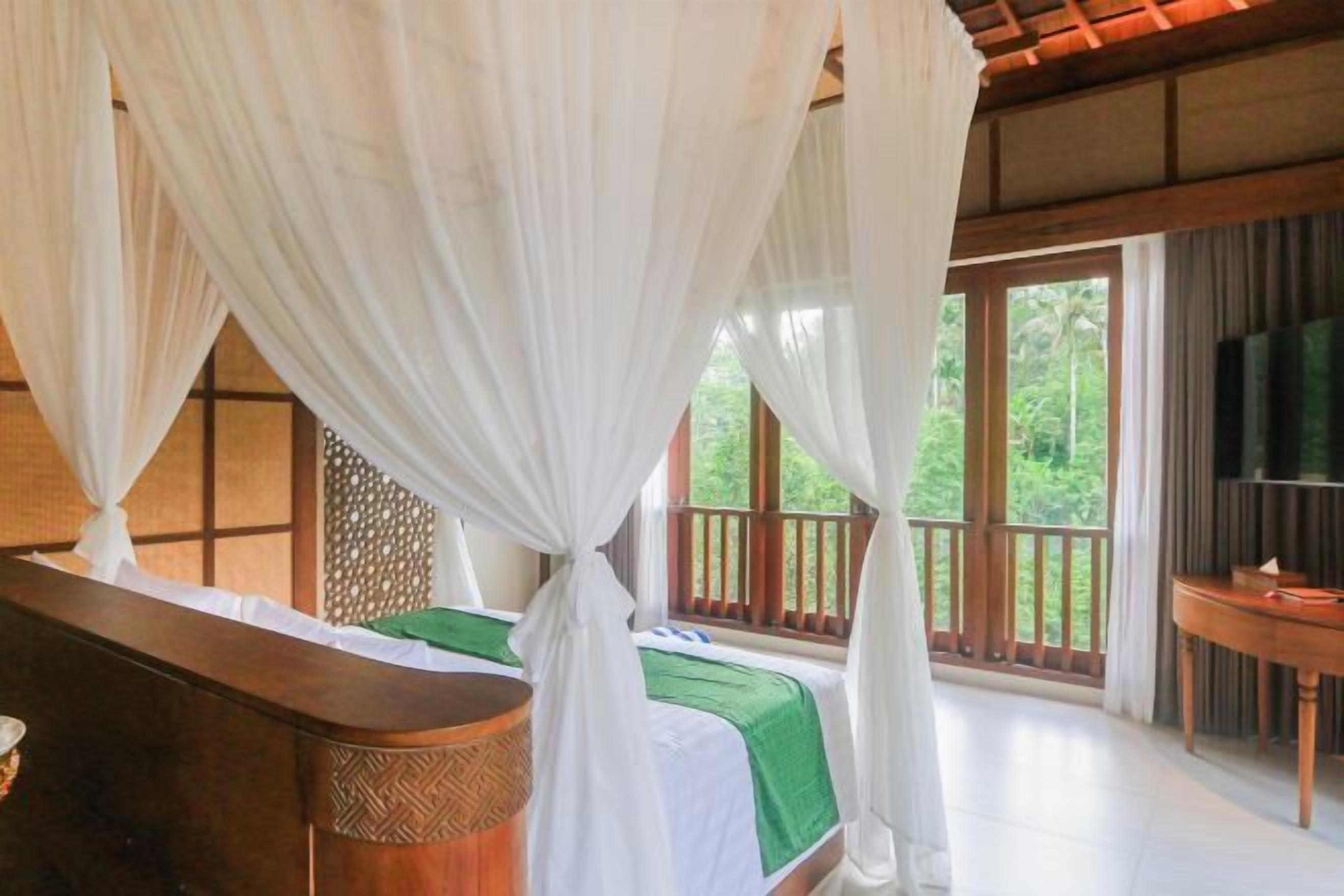 Kostenlose Minibar, Zimmersafe, Verdunkelungsvorhänge