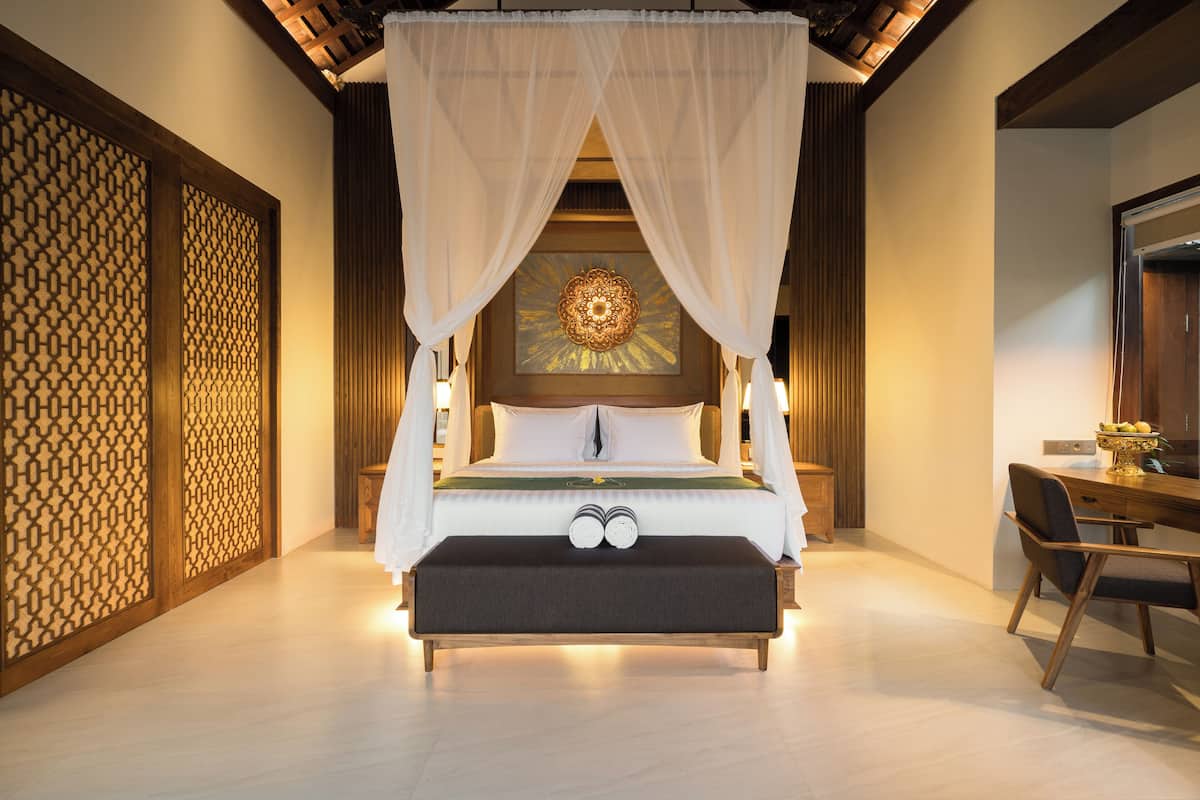 1 bedroom, free minibar, in-room safe, blackout curtains