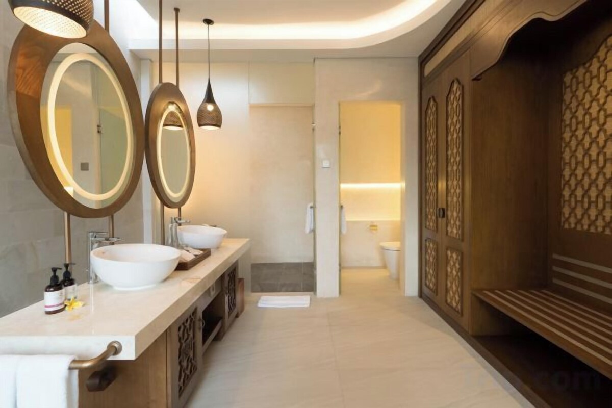 Bathroom | Hair dryer, bathrobes, slippers, bidet