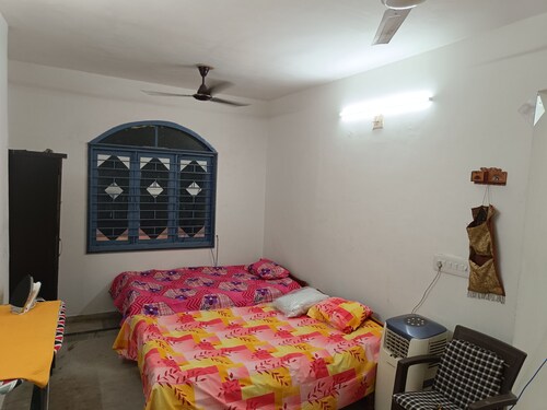 Chic 1-bedroom  with fitness room, WiFi in marvelous Ahmedabad