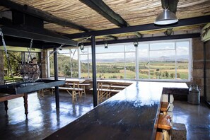 Dining - Boschfontein Mountain Lodge: farmhouse near Ficksburg with stunning views. (Ficksburg)