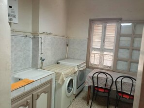 Basic Apartment | Private kitchen