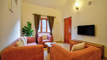 Family Villa, Pool View | Living area