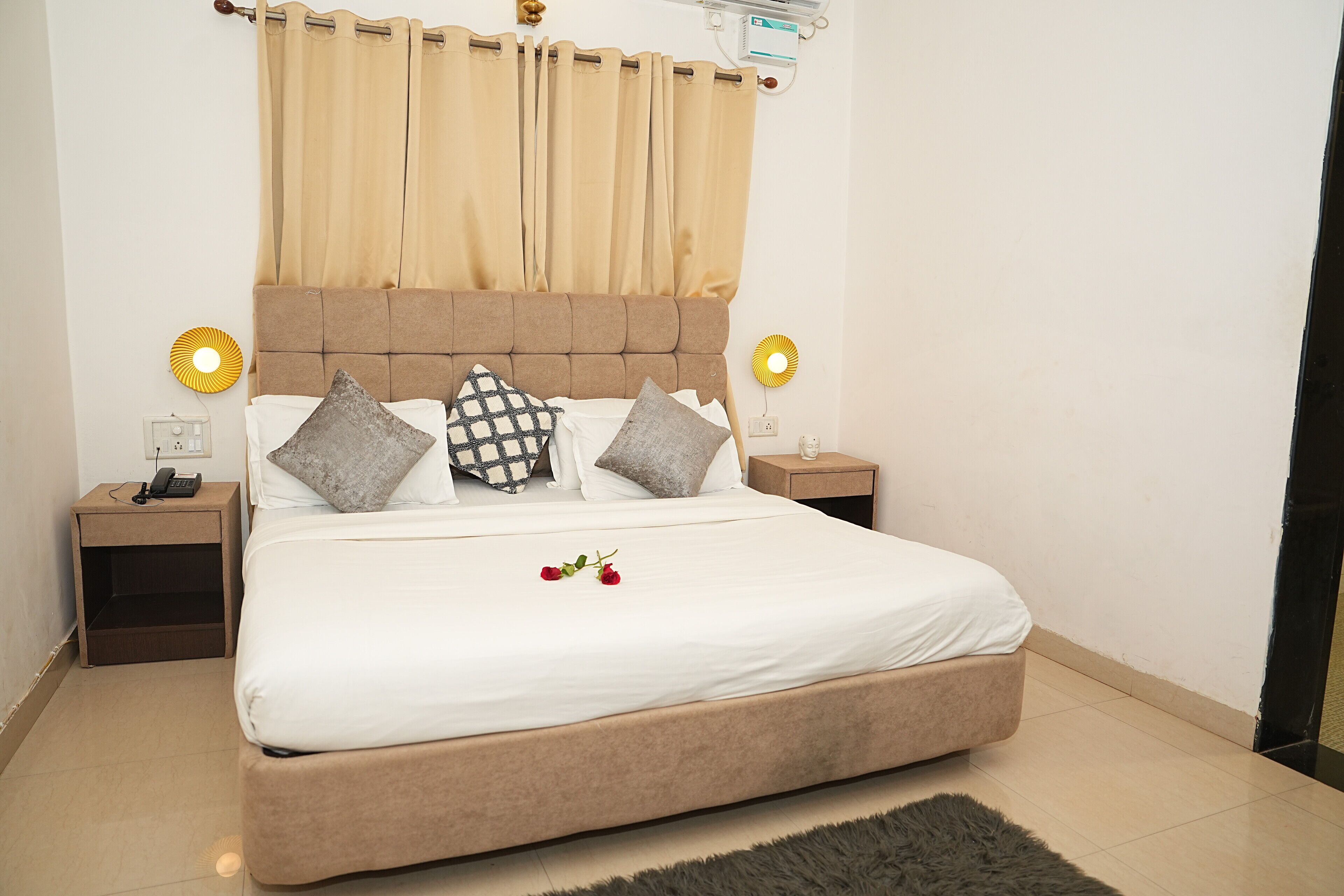 書桌、免費無線上網、床單