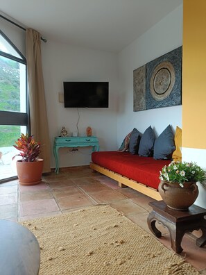 Interior - Casa del Palmas - Charming Private Villa with 2 Bedrooms. 25 minutes from Malaga (Moclinejo)