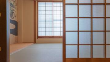 Comfort Villa | 4 bedrooms, blackout drapes, free WiFi, bed sheets