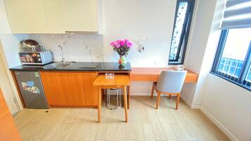 Standard Studio | Minibar, desk, soundproofing, free WiFi