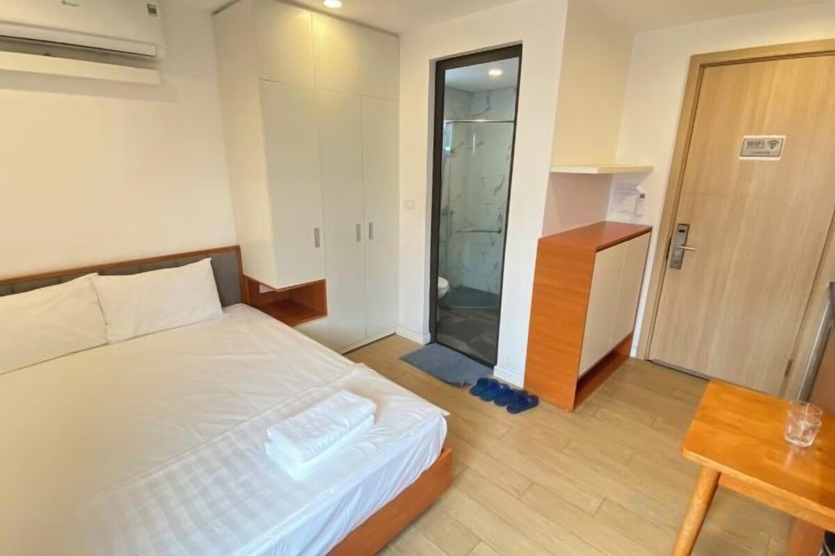 มินิบาร์, โต๊ะทำงาน, ห้องเก็บเสียง, Wi-Fi ฟรี