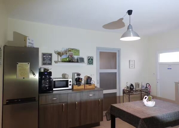 Interior - At the right stop Breakfast included VAE Bollard (Sassenay)