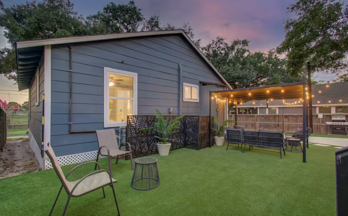 Photo 18 of Charming 2-bedroom house 15min from Downton Houston