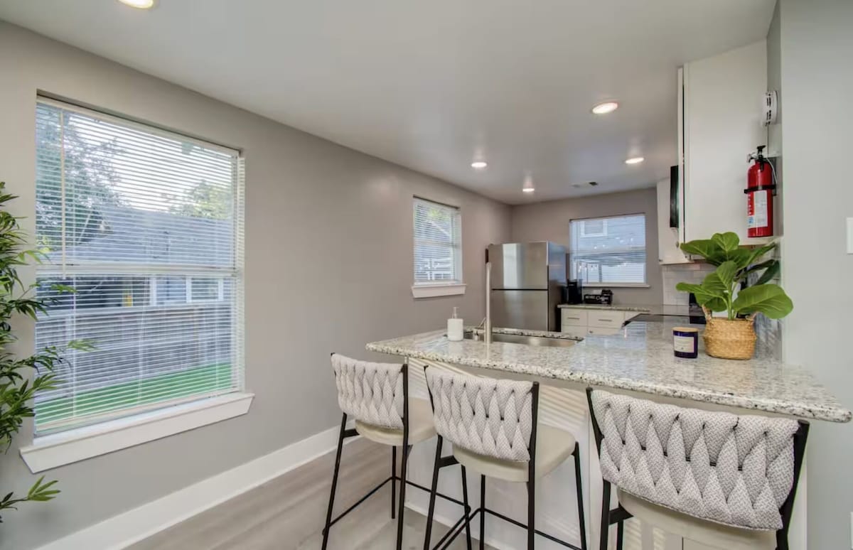 Photo 9 of Charming 2-bedroom house 15min from Downton Houston