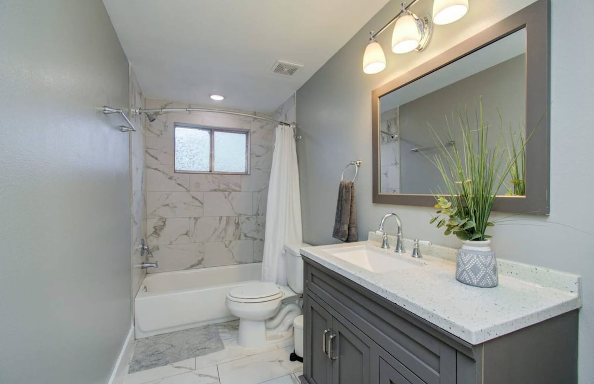 Photo 14 of Charming 2-bedroom house 15min from Downton Houston