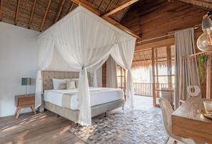 Premium bedding, in-room safe, free WiFi, bed sheets - Lempuyang Boutique Hotel (Karangasem)