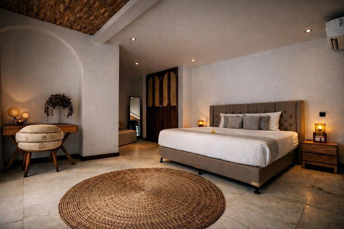 Deluxe Double Room, Garden View | Premium bedding, in-room safe, free WiFi, bed sheets