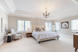 5 bedrooms, iron/ironing board, free WiFi