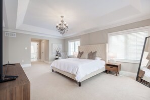 5 bedrooms, iron/ironing board, free WiFi
